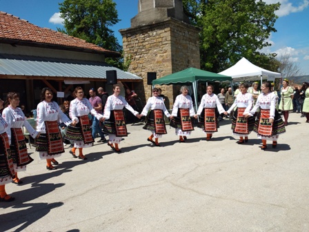 Лазарнята в село Гарван – празник на любителското творчество